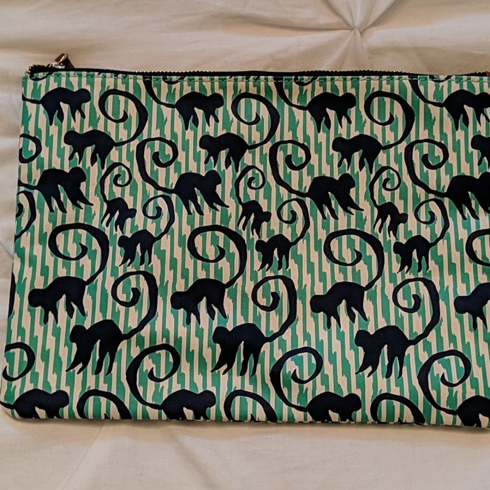 Monkey pouch